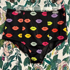 Torrid Lip print swim bottom women’s size 0X